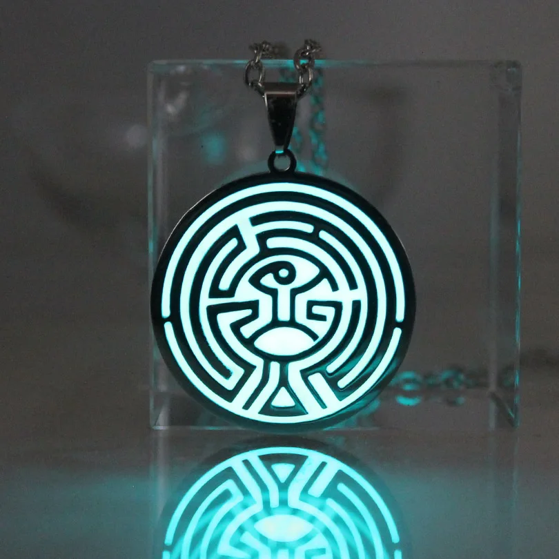 Westworld Maze necklace GLOW in the DARK Punk Pendants & Necklaces dragon Sweater Chain Christmas Gift