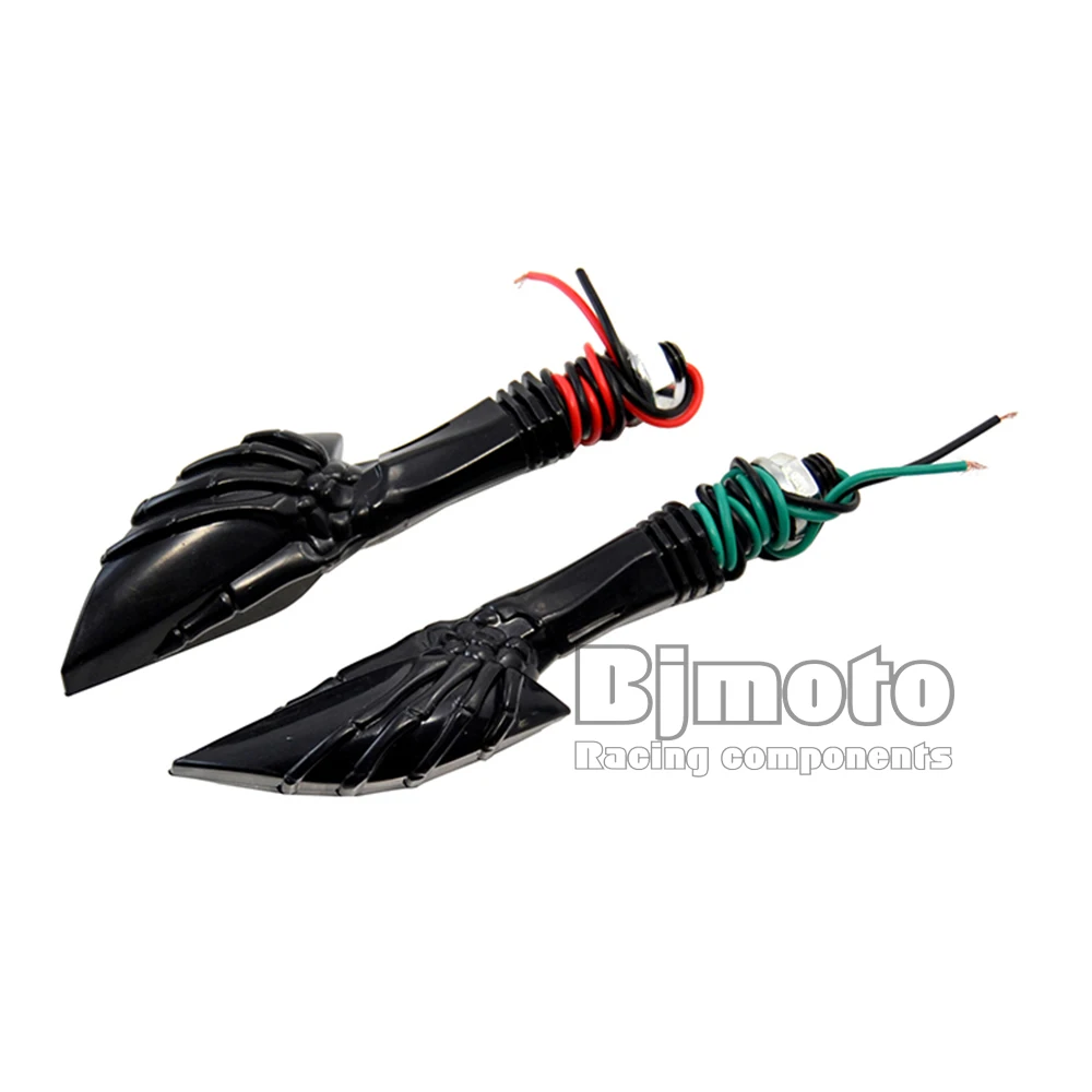 1Pair Universal 12V Skull Motorcycle Skeleton Hand LED Turn Signal Light For Yamaha R6 R3 Fz6 Fz1 Xj6 Virago 1100 Motorbikes