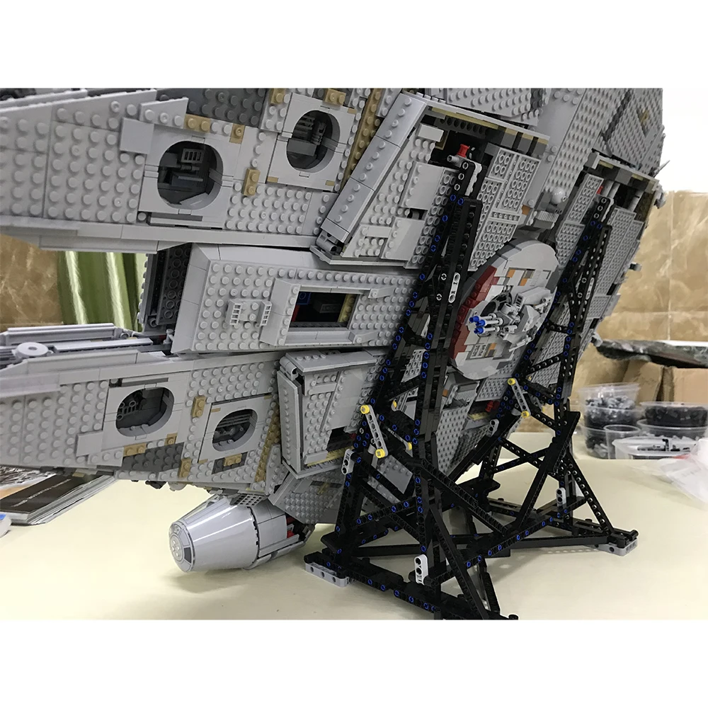 MOC Technical Vertical Display Stand for Millennium Falcon Compatible with Lego for No.75192 Ultimate Collector's Model Blocks