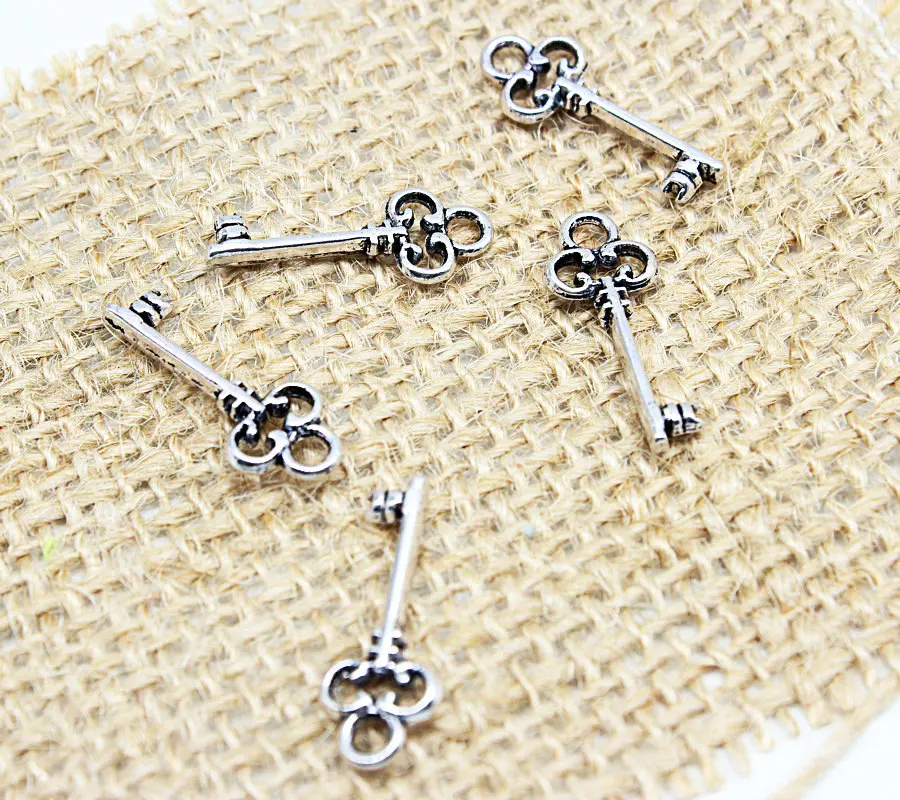 

400PCS 20*8MM Tibetan Silver-Plated Key Alloy Charms Pendant Jewelry Findings Key Lock Love Charm for Bracelet Necklace