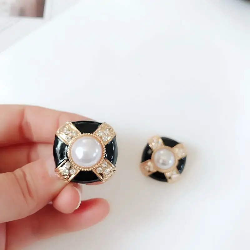 New Square Alloy Black Enamel Crystal Elegant Sweet Pearl Clip Earrings