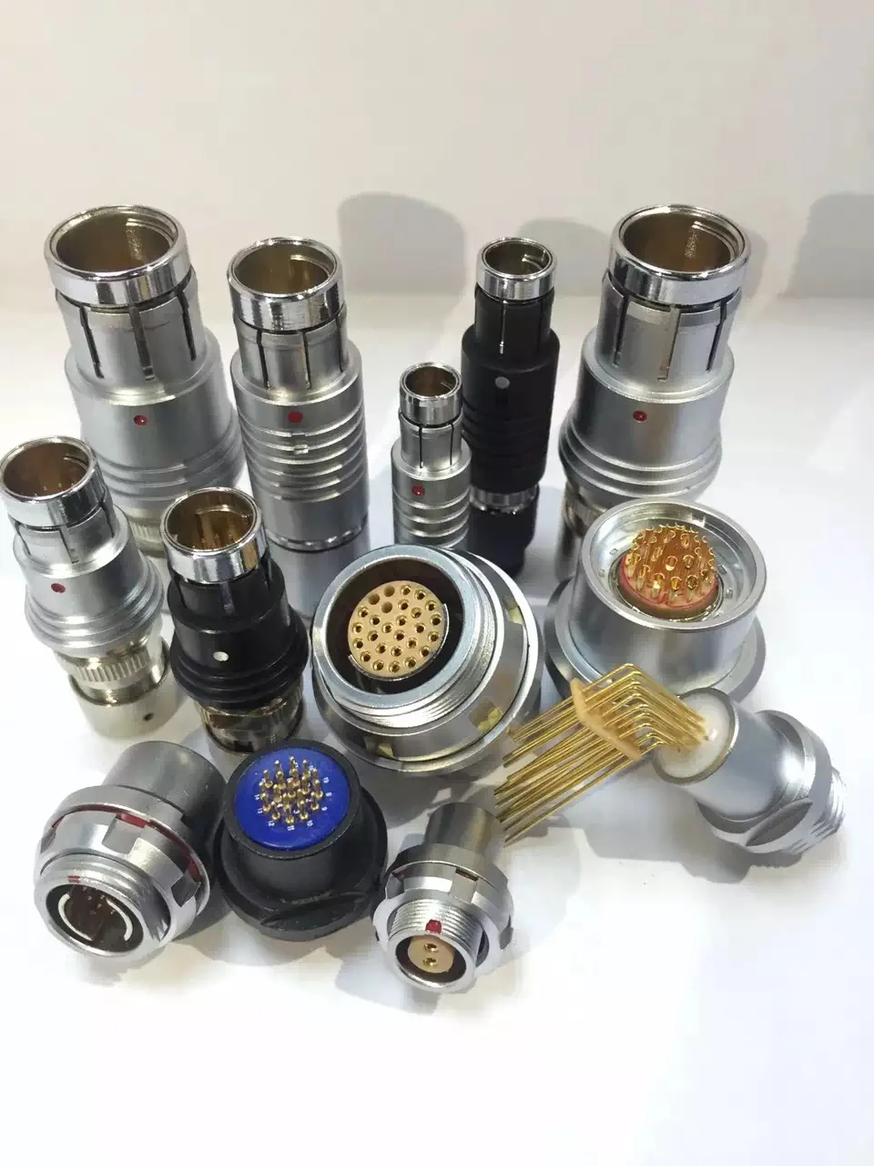 

B Series Connector, Include Plug Socket, See Details on the Offer