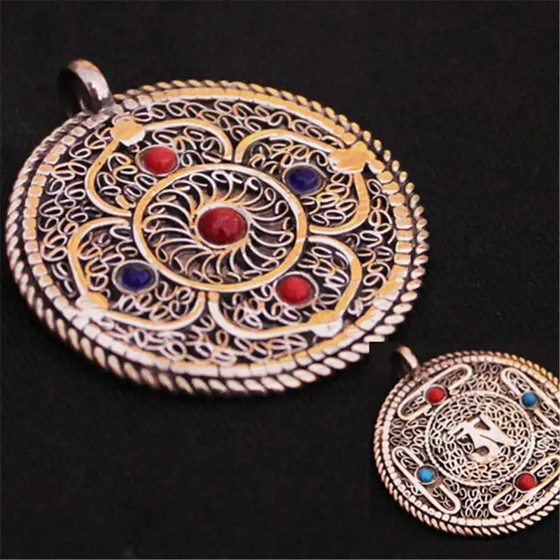 TBP256 Tibet OM Amulet Pendants Nepal Hand Jewelry Tibetan Jewelry Double Sides Totems