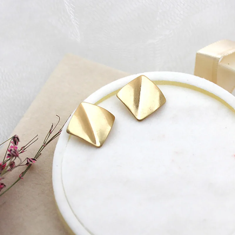 Carvejewl unique design new Gold color Irregular Square Geometric Stud Earrings For Women's Fashion Temperament Earrings Jewelry