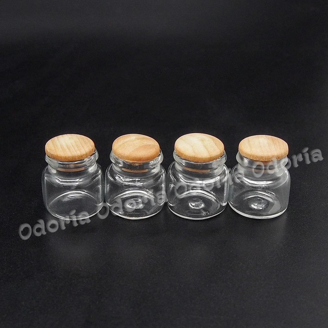 Odoria 1:12 Miniature 4PCS Glass Bottles Jars for Spice Seasoning Kitchen Set Dollhouse Accessories Doll House Decoration