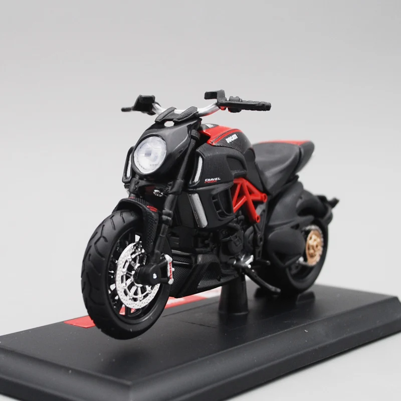 New Special Die Casting  1/18 Large Devil Motorcycle Model Collection With Base Packing Toys For Children