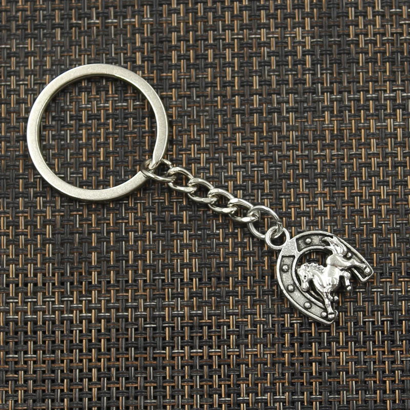 Keychain 23x18mm Horse Horseshoe Pendants DIY Men Jewelry Car Key Chain Ring Holder Souvenir For Gift