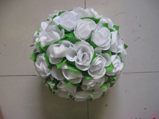 40cm white plastic center with green leaves wedding kissing flower ball party backdrop table center pieces decorative flowers