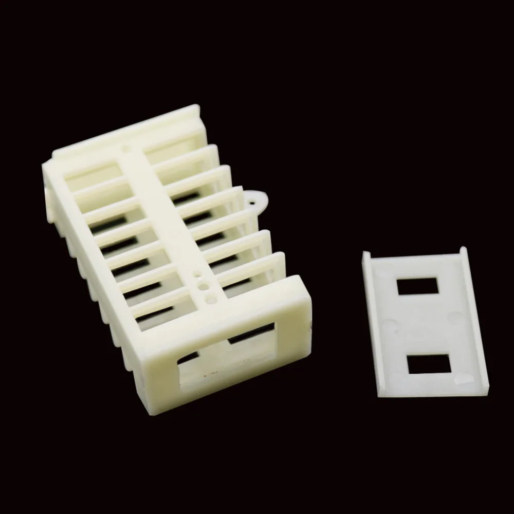 Bee Cages Box for Bees Queen Bee Isolation Plastic Professional Transport Queen Bee Beekeeper Beekeeping Equipment 5 Pcs