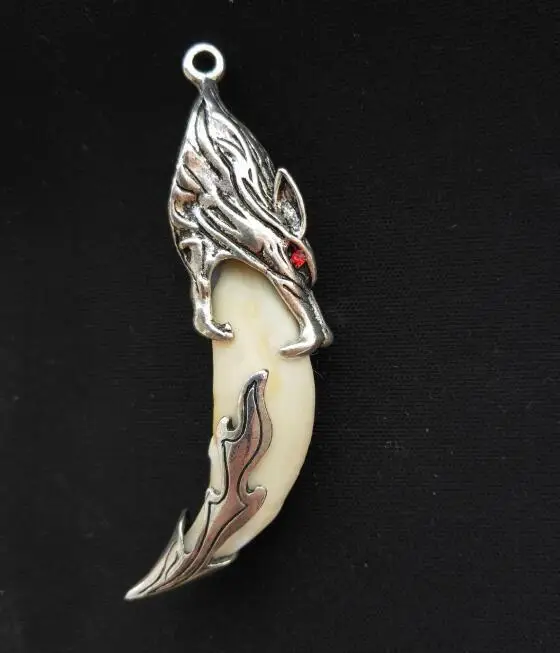 Chinese archaize Tibetan silver Wolf head dog Tooth talisman Pendant