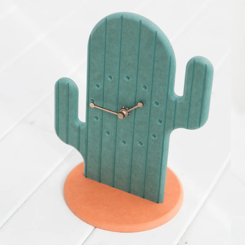 Creative Desert Cactus Shaped Living Room Desktop table clock Fashion home decor plant clock