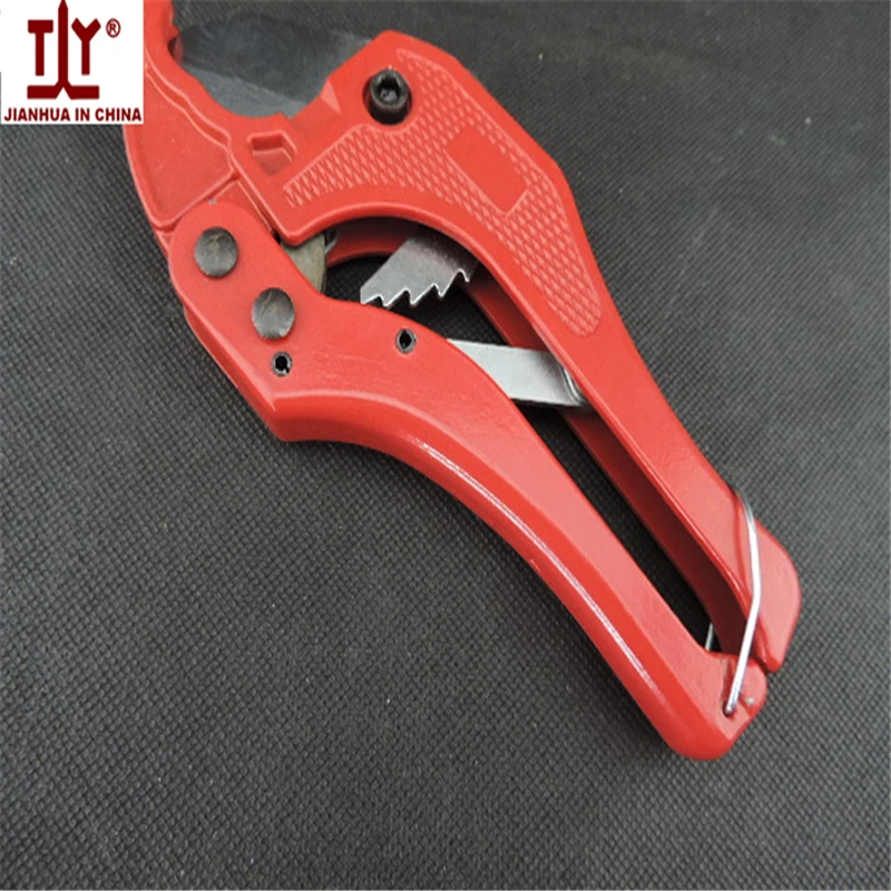 Hand tool Pipe Cutter Handle Cutting Tool Ratcheting PVC Pipe Cutter Plier Plastic Pipe and Tubing Cutter