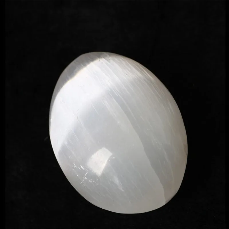 

1pcs Gypsum Palm Stone Chatoyancy Crystal Cat's Eye Effect Quartz Polished Specimen