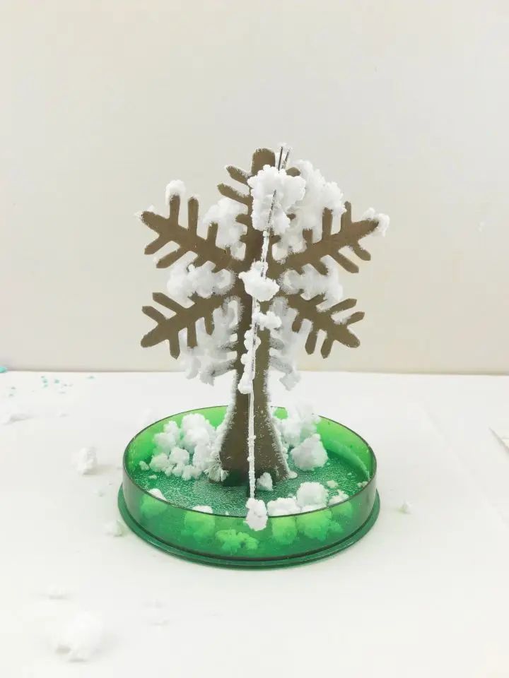 

2019 12x8cm White Magic Growing Paper Snowflake Tree Magical Grow Snowflakes Flutter Christmas Trees Crystals Flakes Kids Toys