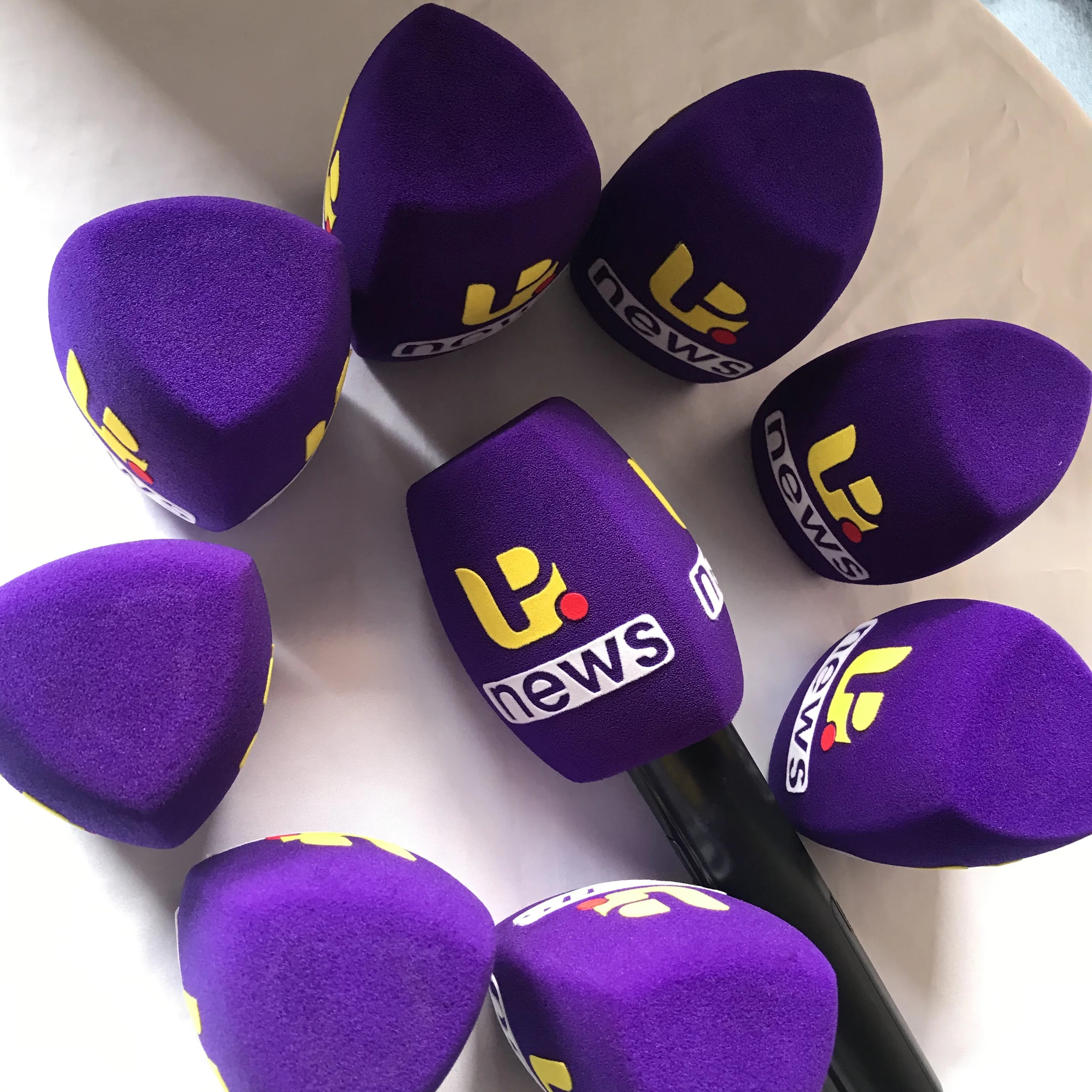 Linhuipad الطباعة شعار مثلث الأرجواني مقابلة ميكروفون الزجاج المحمولة الزجاج الأمامي داخل القطر: 4 سنتيمتر (حوالي. 1.57 ")