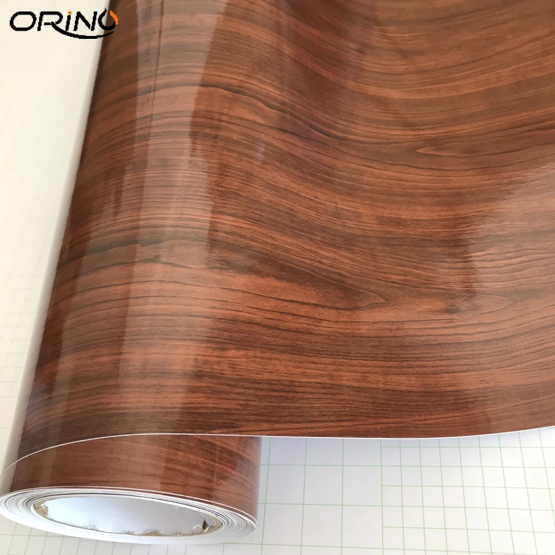 Le film vinyle à motif bois 50x300 cm une solution innovante pour décorer votre voiture