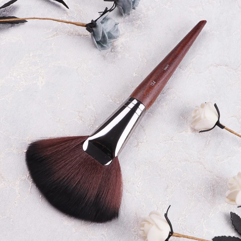 Professional Big Fan Brush #134 Soft Wavy Fiber Wood Handle Face Powder Fan Brush Make up Tool