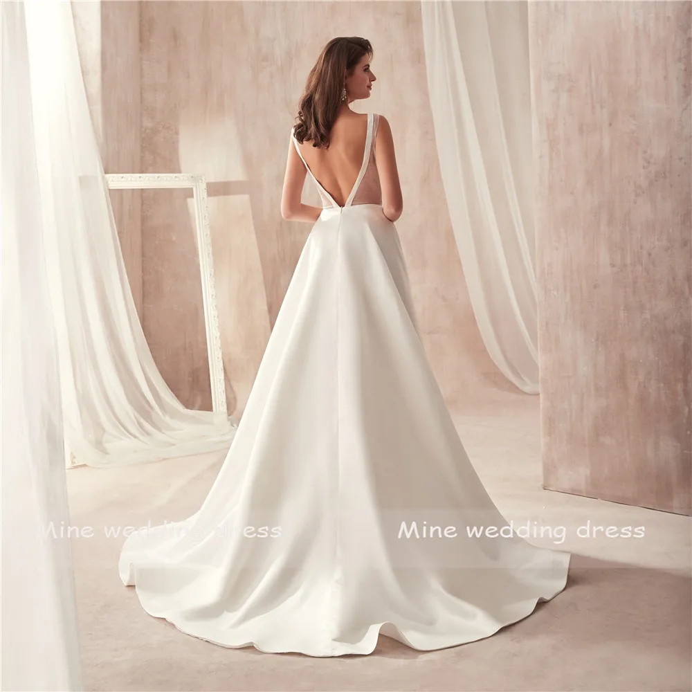 Famous Design Satin Wedding Dress with Pocket V-neck Cutout Side Bridal Dress Open Back With Pocket