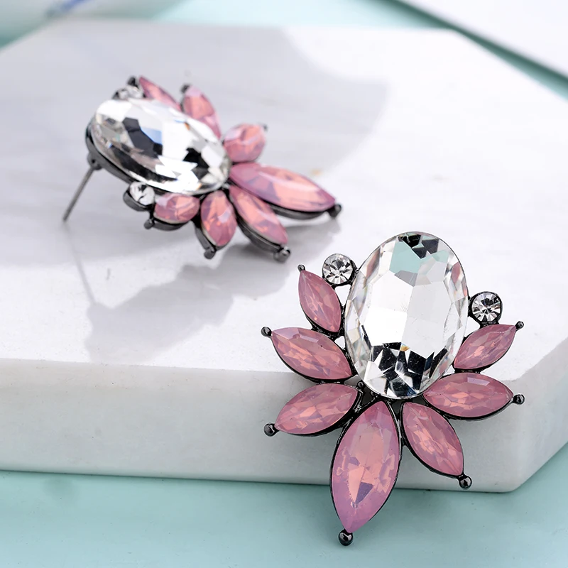 Beautiful Flower Statement Crystal Stone Women Stud Earrings Rhinestone Inlaid Gold Silver Color Piercing Earrings Gift