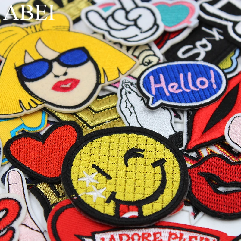 30pcs/lot Mix Embroidered Cartoon Patches Quality Fashion Iron On Jeans Stickers DIY Garment Appliques Sew Apparel Coats Badge