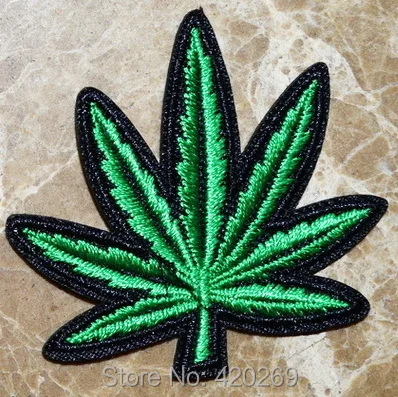 

HOT SALE!~ ~GREEN Maple Leaf Iron On Patches, sew on patch,Appliques, Made of Cloth,100% Quality
