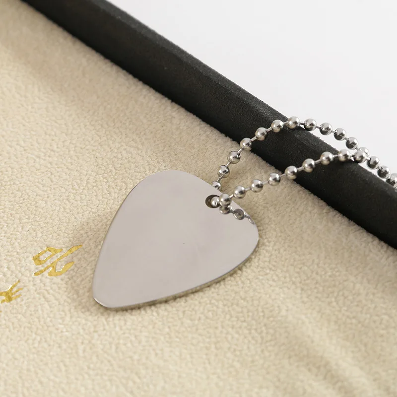 Ufine jewelry Guitar picks and leather keychains where words fail music speaks stainless steel customed necklace N4610