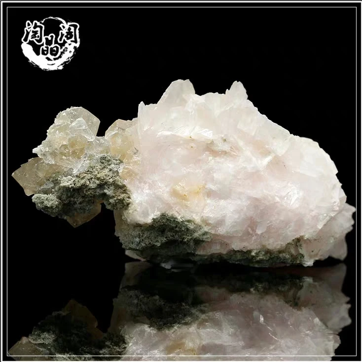 Pink Calcite and Crystal Symbiotic Natural Ore Raw Stone Teaching Specimens Collection of Exquisite Stone