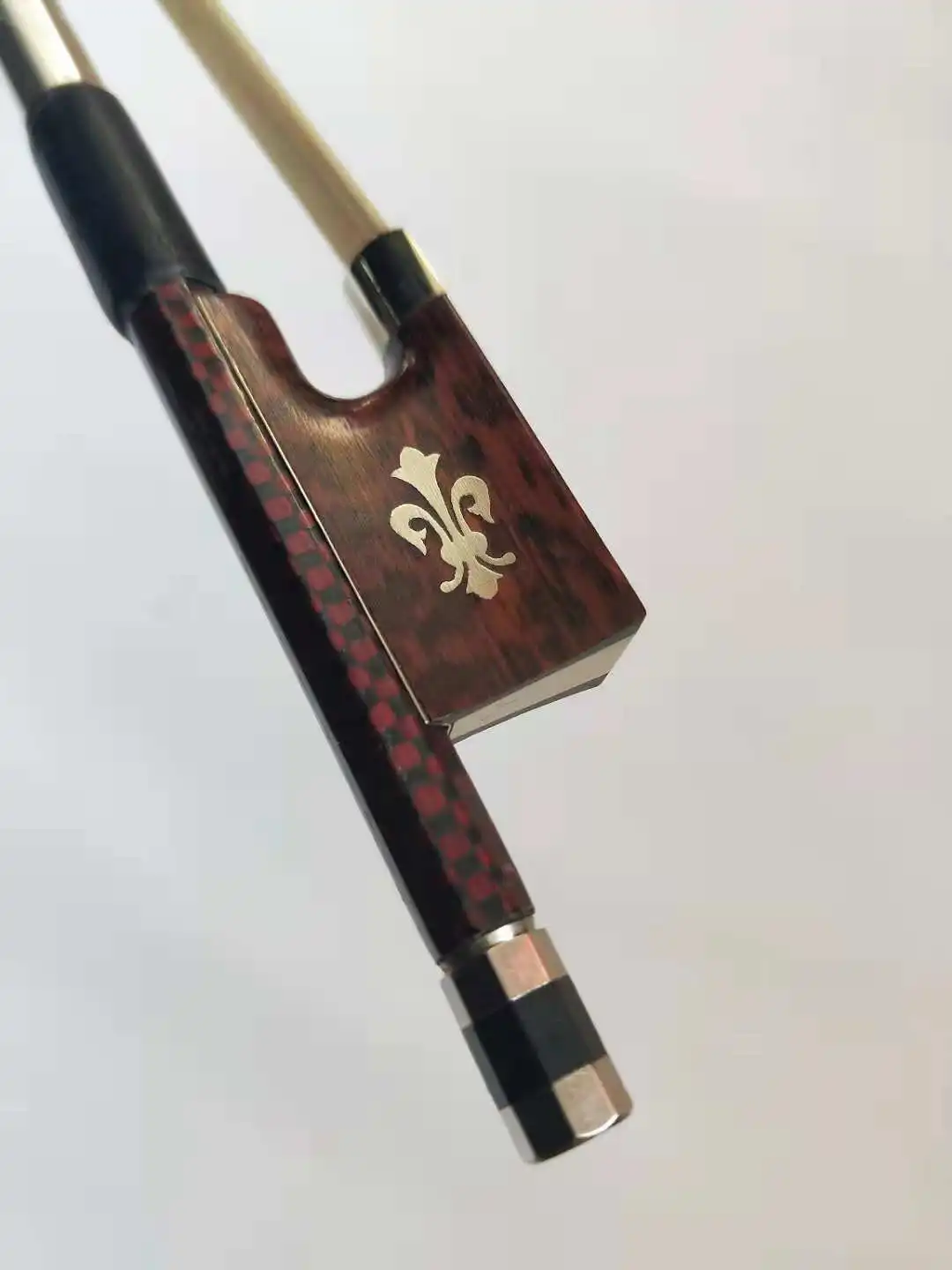 1 PC Carbon Fiber Violin Bow with Snake Wood Frog Carved with Flower 4/4