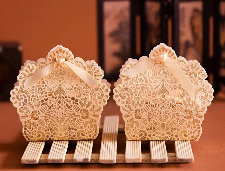 50pc Gold/White Laser Cut Wedding Favor Boxes Wedding Candy Box 2020 Party Wedding Favors And Gifts Box For Guest boite a dragee
