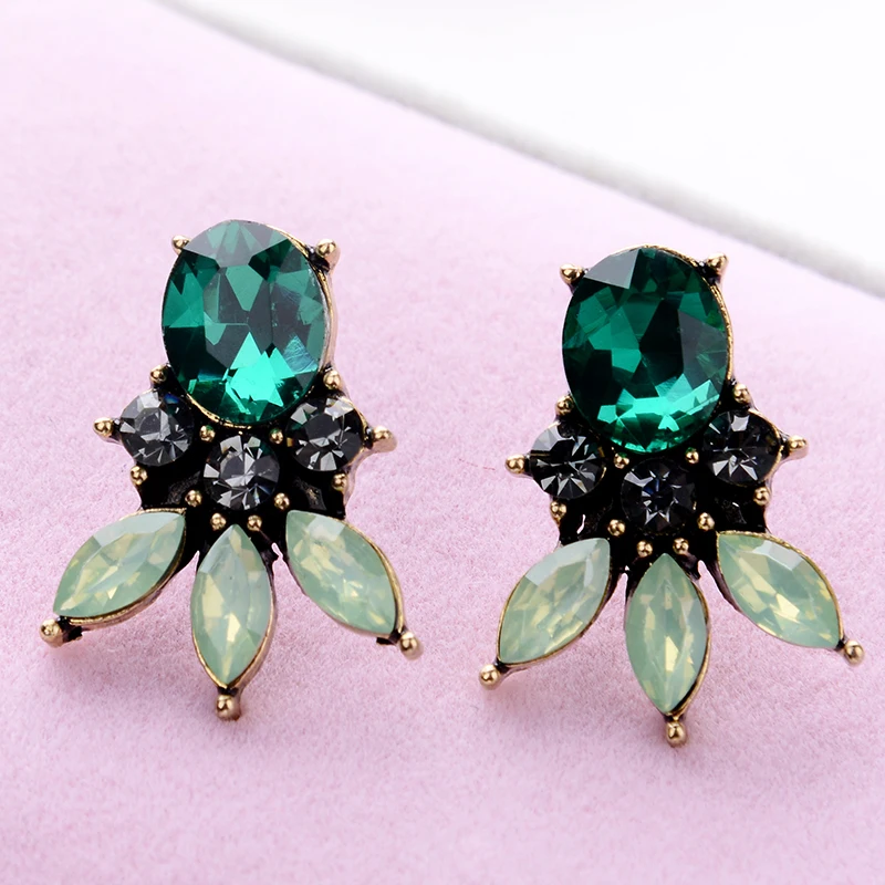 LUBOV Fashion Rhinestone Inlaid Light Green Crystal Stone Piercing Earrings Gold Color Stud Earrings New Women Jewelry