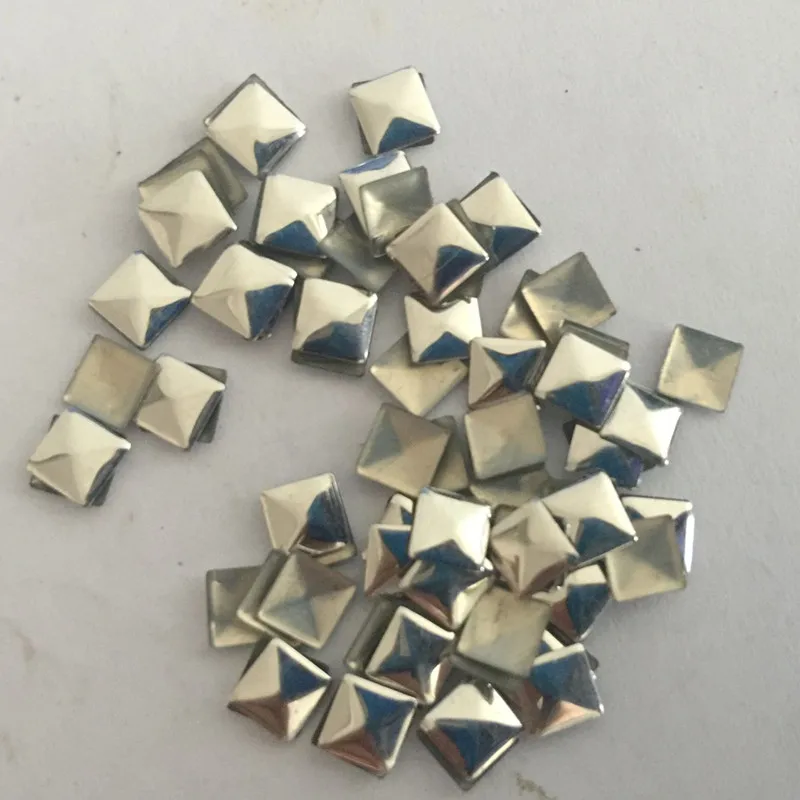 New 300PCS 5*5mm Silver Hotfix Studs Aluminum Pyramid Flat Back Iron on Rhinestuds FlatBack Heat Transfer For DIY