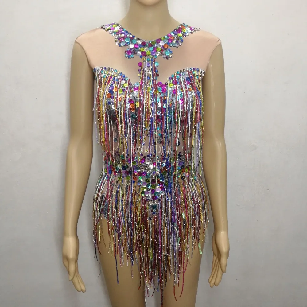 

Женское сексуальное боди с открытой спиной, цветной бахромой и стразами, костюм для сценических выступлений, танцев, выступлений певиц и танцовщиц в барах и ночных клубах, леотард с бахромой