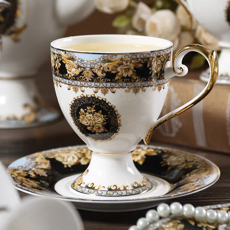 Stile europeo di lusso Phnom Penh Bone ChinaCoffee Cup British elegante tazza da tè pomeridiano Set tazza da caffè e piattino in ceramica