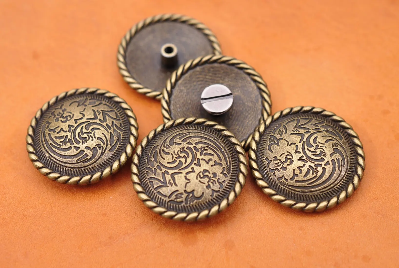 30mm 10X Antique Brass Flower Engraved Rope Side Leathercraft Belt Wallet Purse Decoration Hardware DIY CONCHO SET Screw back
