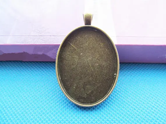 20pcs  Bronze/Antique Silver tone Oval Frame Base Setting Bezel Tray Pendant Charm/Finding,fit 30mmx40mm Oval Cabochon/Cameo