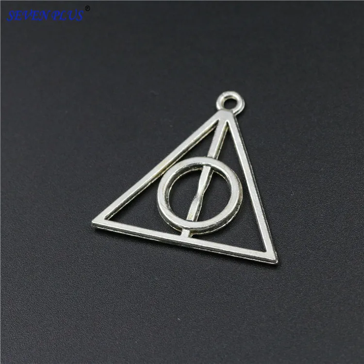 High Quality 10 Pieces/Lot 30*32mm Antique Silver Plated Death Triangle Charms Necklace Charm Pendants 1899