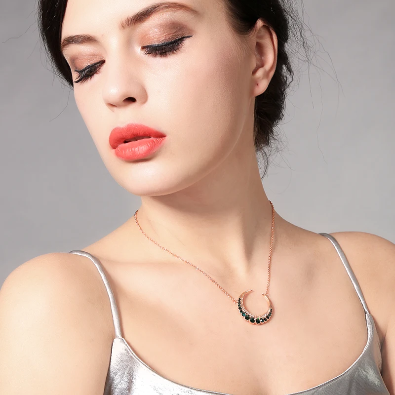 Banny Pink New Punk Alloy Crescent Pendant Necklace For Women Elegant Crystal Walking Moon Choker Necklace Half Moon Choker