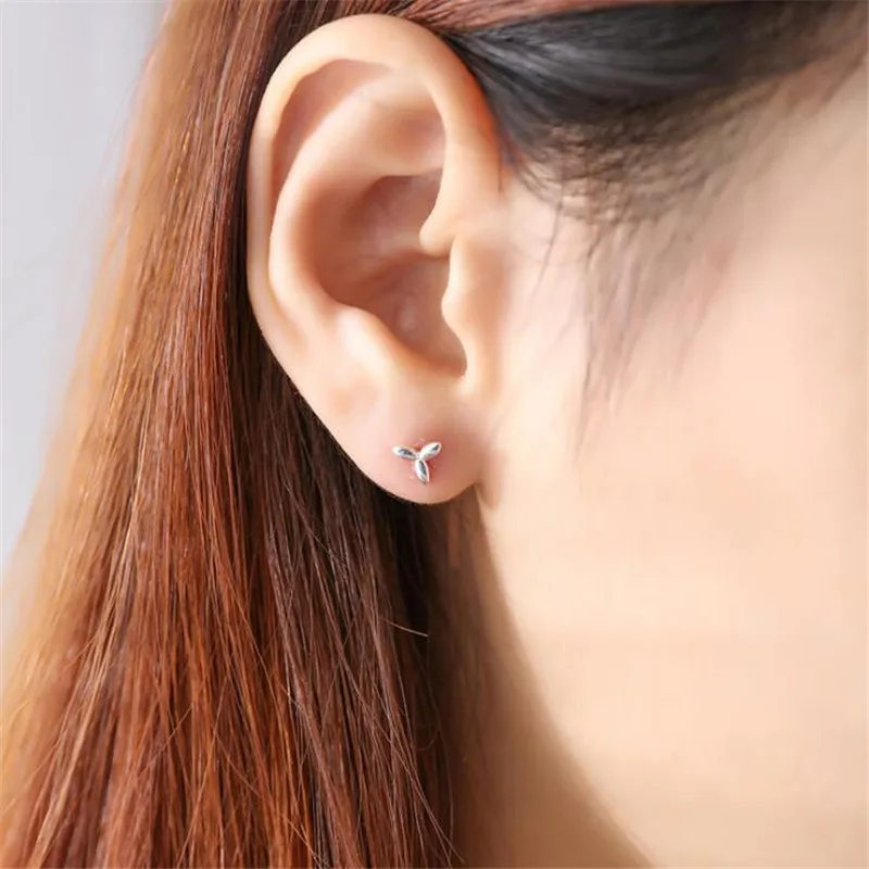 New Simple Leaves 925 Sterling Silver Jewelry Asymmetrical Leaves Personality Exquisite Plant Popular Stud Earrings E256