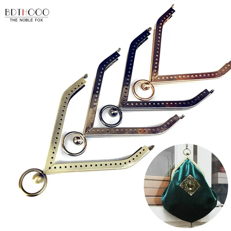 Vintage Metal Bolsa Frame, Beijo Fecho, DIY Acessórios, Coin Clutch, Triângulo, 11cm, 10Pcs
