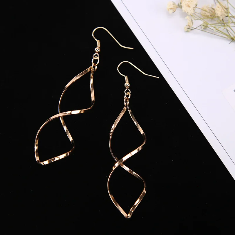 Boucles d\'oreilles pendantes en spirale pour femmes, longue vague incurvée, déclaration de Brincos, bijoux de fête de mariage, mode simple, vente en