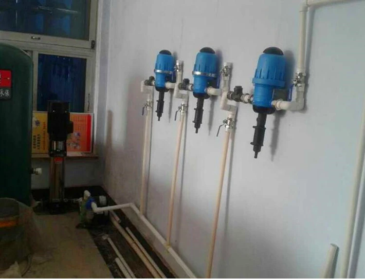 Pompa dosatrice alimentata ad acqua Mix Iniettore chimico Dispenser proporzionale Dosatore di liquido per lavaggio auto miscelatore bestiame Fertilizzante