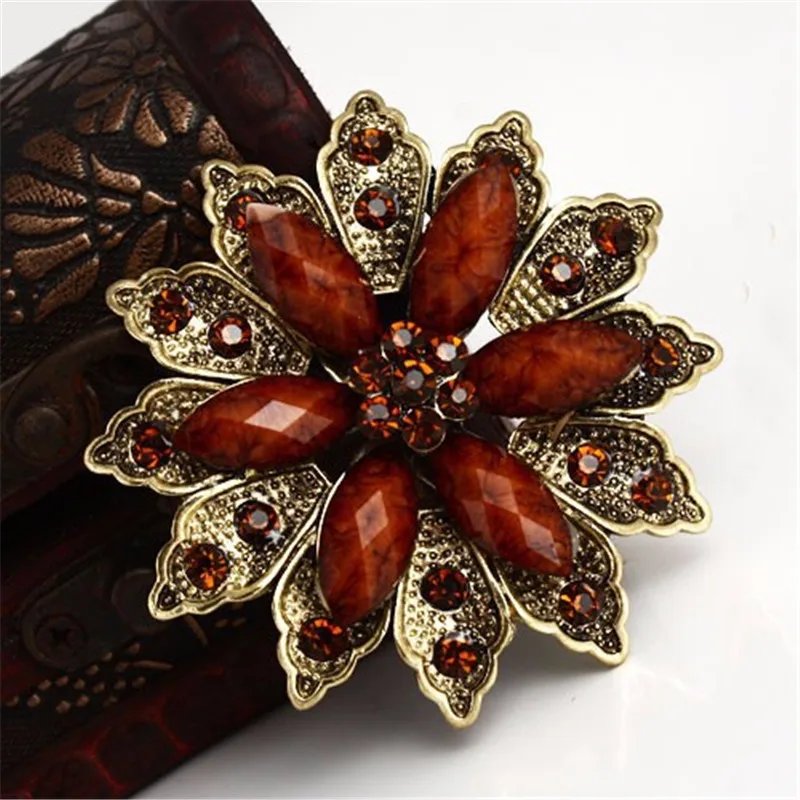 DIEZI Fashion Bouquet Brooch Jewelry For Women Wedding Vintage Resin Flower Bride Brooch Pins Rhinestone Crystal Brooch