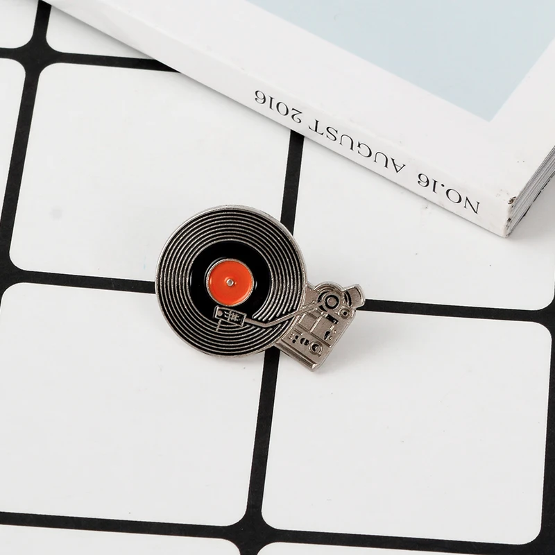 Vinyl Records Player Enamel Pin Vintage badge brooch Lapel pin Denim Jeans shirt bag Cartoon Music Jewelry Gift for Friends