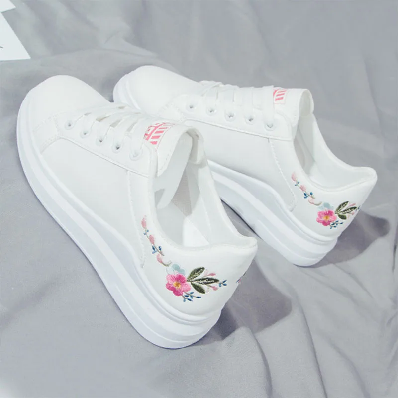 

Women Shoes Summer 2020 Spring Women White Casual Shoes Breathable Embroidery White Flats Fashion Breathable Women Sneakers