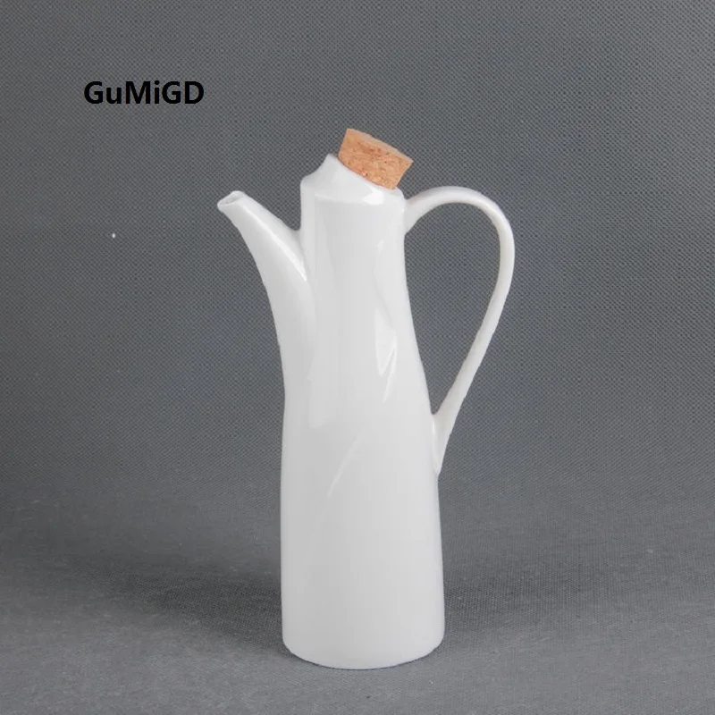 Guci Creative kitchen supplies ceramic sauce seasoning  pot bottle with handle bottle curly gentleman