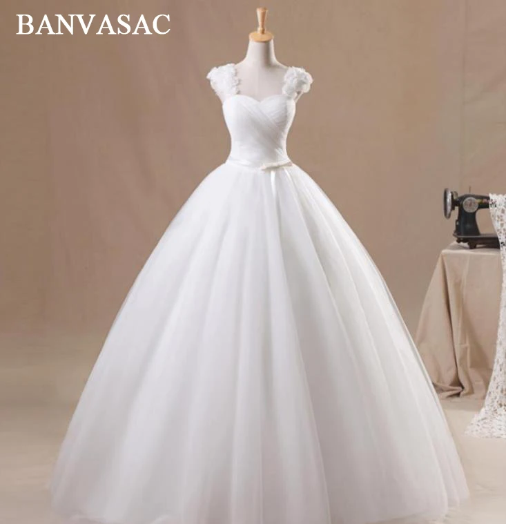 

BANVASAC 2017 New Elegant Flowers Strapless Wedding Dresses Sleeveless Satin Sash Lace Bridal Ball Gowns