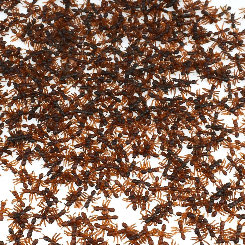 20pcs Simulation Ants Plastic Mini Ants Toys 1.5*1.5cm Halloween Funny Insect Joking Toy Bug Ant Toy For Children Gifts