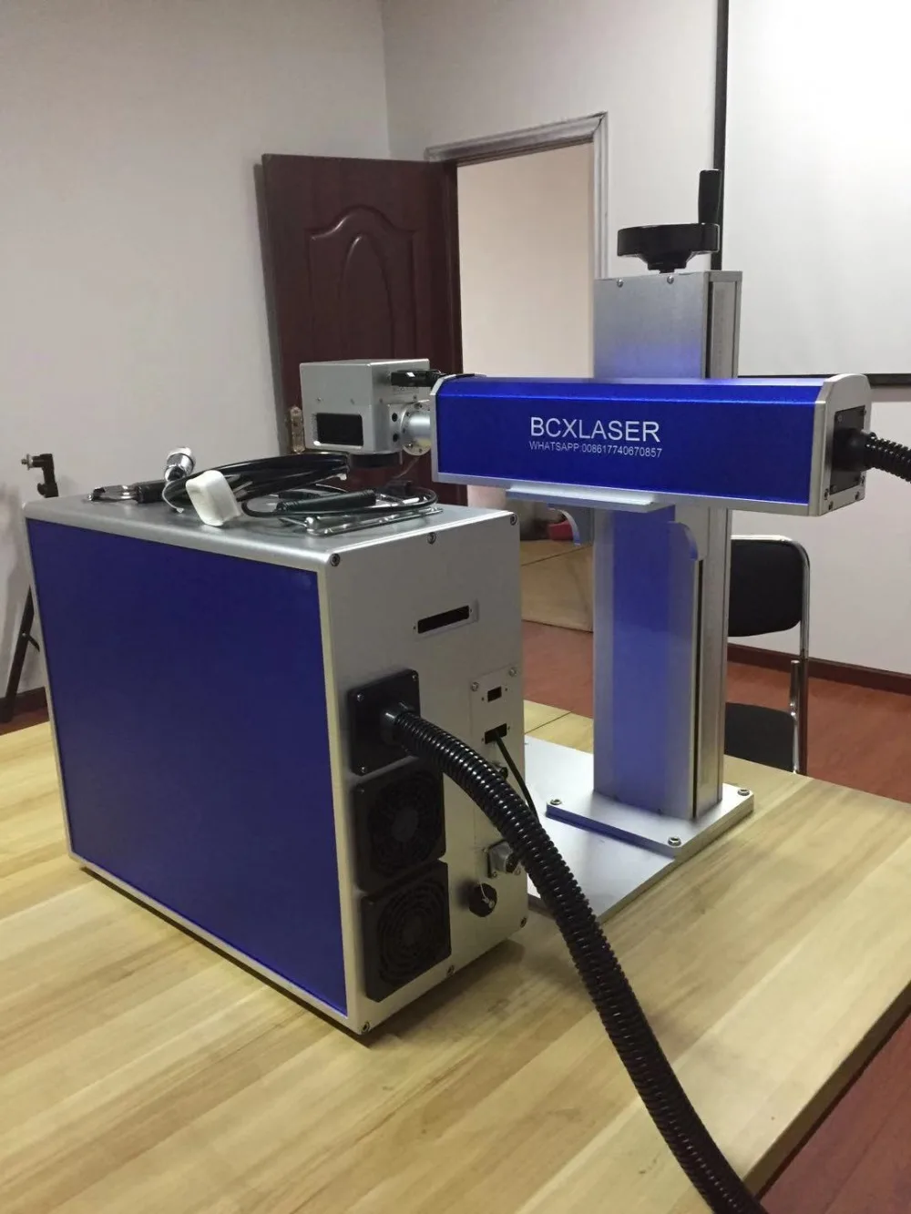 Сделано в Китае CNC 20 Вт-100 Вт волоконная лазерная маркировочная машина для металла нержавеющей стали по лучшей цене