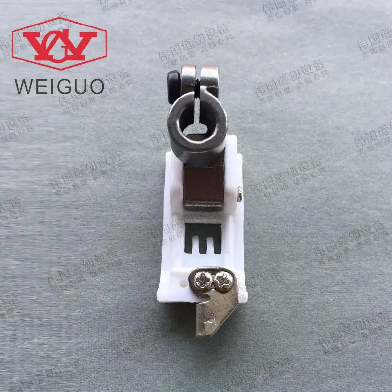 

2pcs Sewing Mchine Parts 257468-56 5.6 feet hem car three needle five line 5.6 rubber presser foot iron handle feet