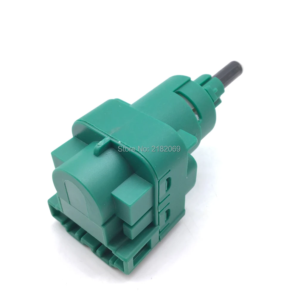 

Brake Light Switch Brake lamp switch For Skoda Octavia Seat Alhambra Audi A3 A4 A6 TT VW Golf MK4 Passat PoloT4 T5 1C0945511A